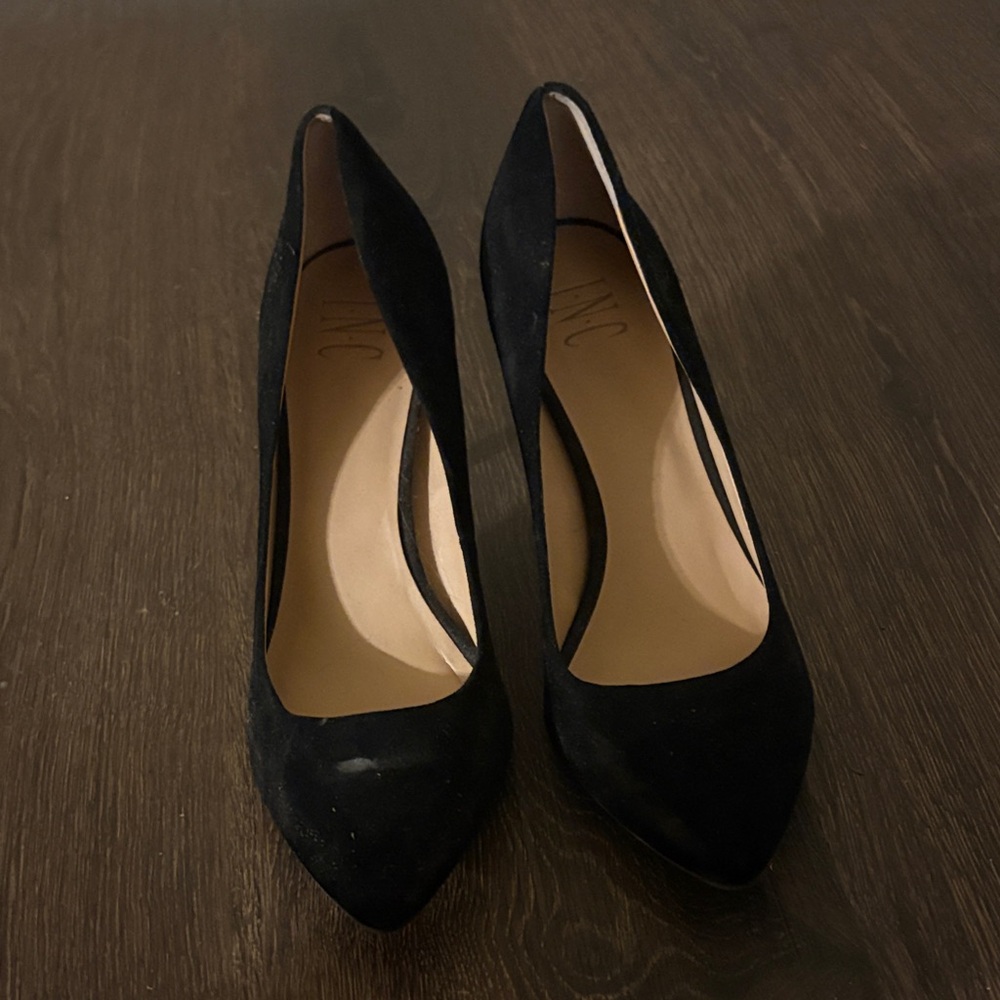 Elegant Black Women's Pumps